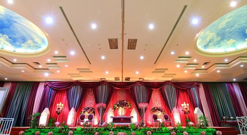 Rocky Plaza Hotel Padang