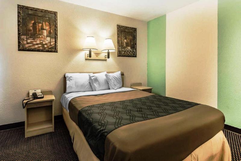 בית מלון כפרי Rodeway Inn Nashville