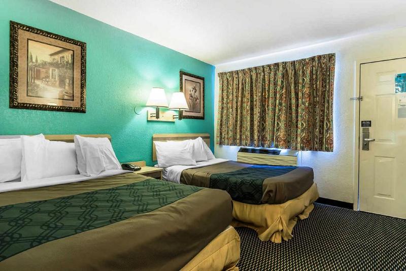 בית מלון כפרי Rodeway Inn Nashville