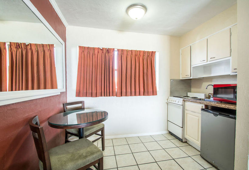 فندق Sunrise Inn On The Beach