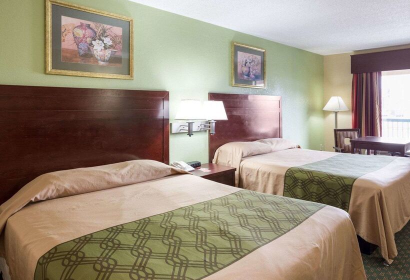 酒店 Rodeway Inn & Suites