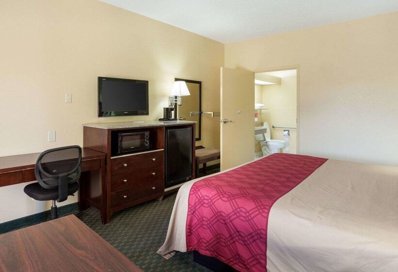 酒店 Rodeway Inn & Suites