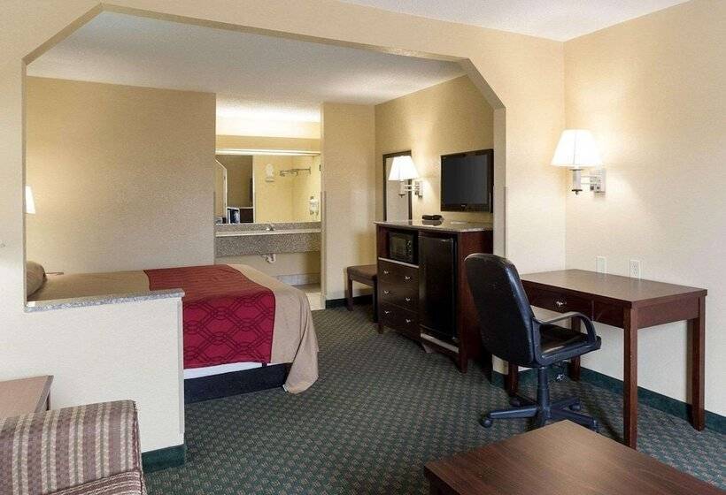 酒店 Rodeway Inn & Suites