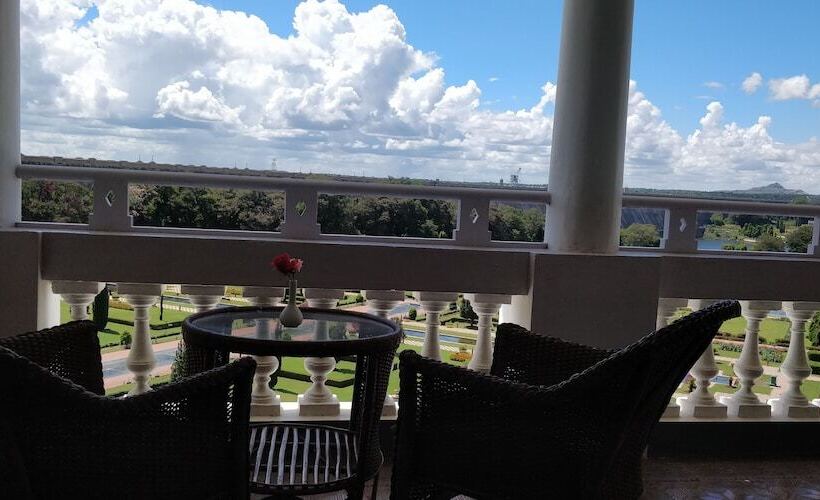 Отель Royal Orchid Brindavan Garden Mysore