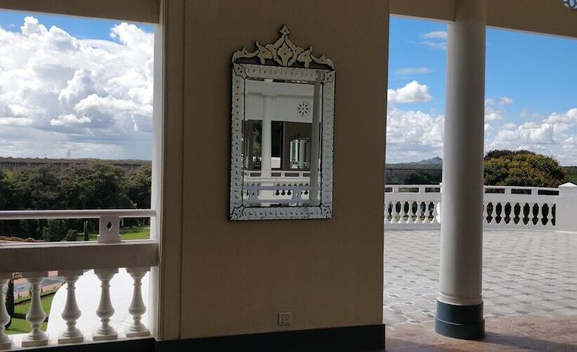 Отель Royal Orchid Brindavan Garden Mysore