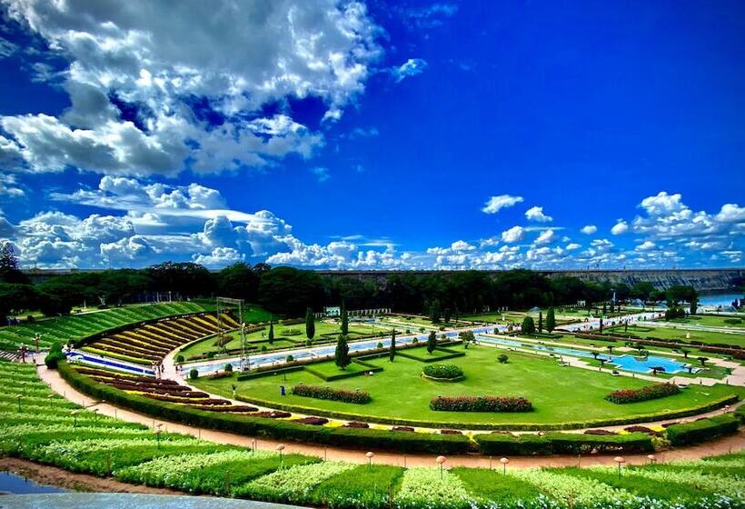 Отель Royal Orchid Brindavan Garden Mysore