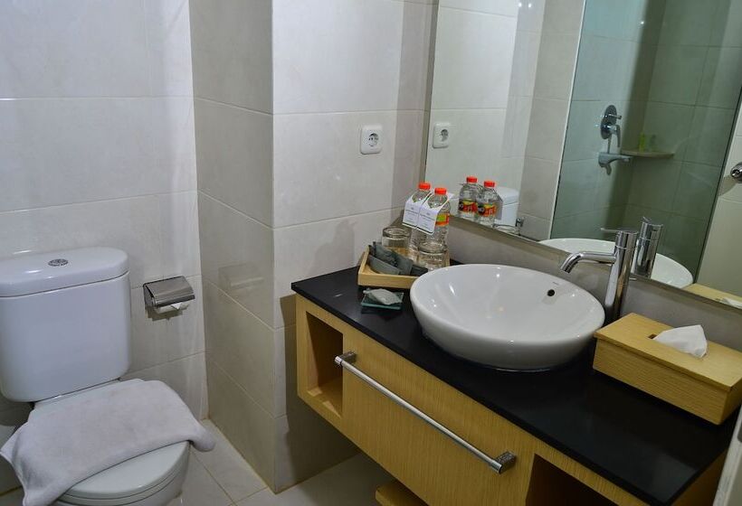 هتل Santika Makassar