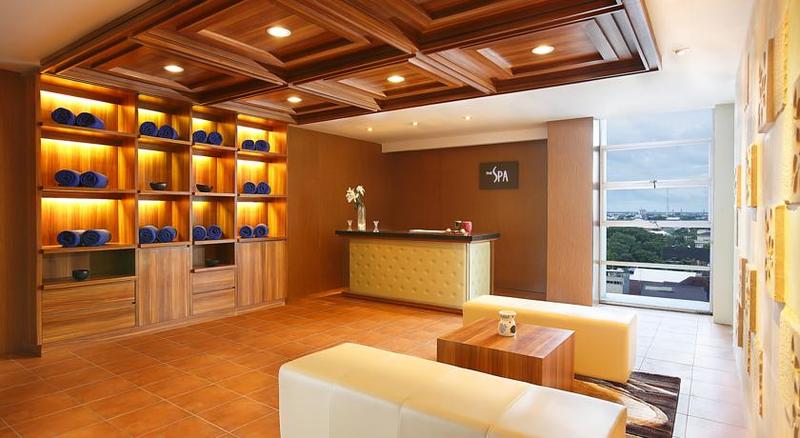 هتل Santika Makassar