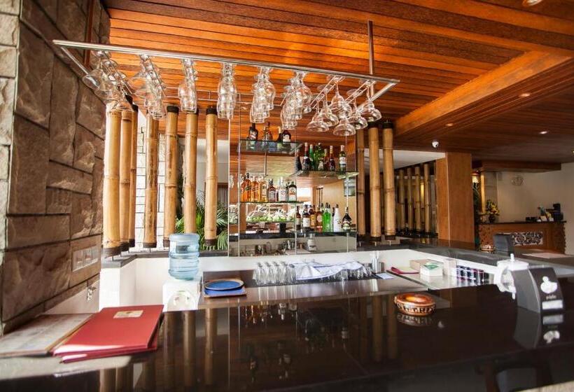 Отель Satriya Cottages