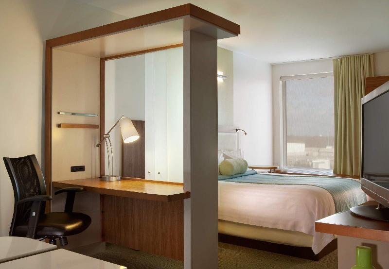 Отель Springhill Suites By Marriott Atlanta Airport Gateway