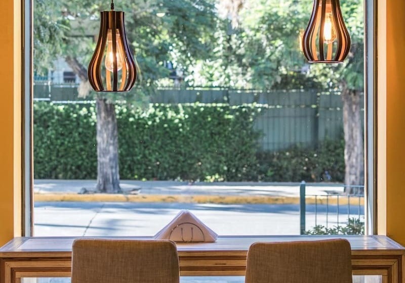 בית מלון כפרי Stanford