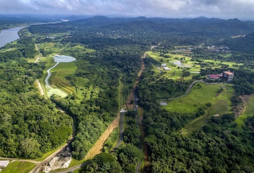 酒店 Summit Rainforest Golf Resort & All Inclusive