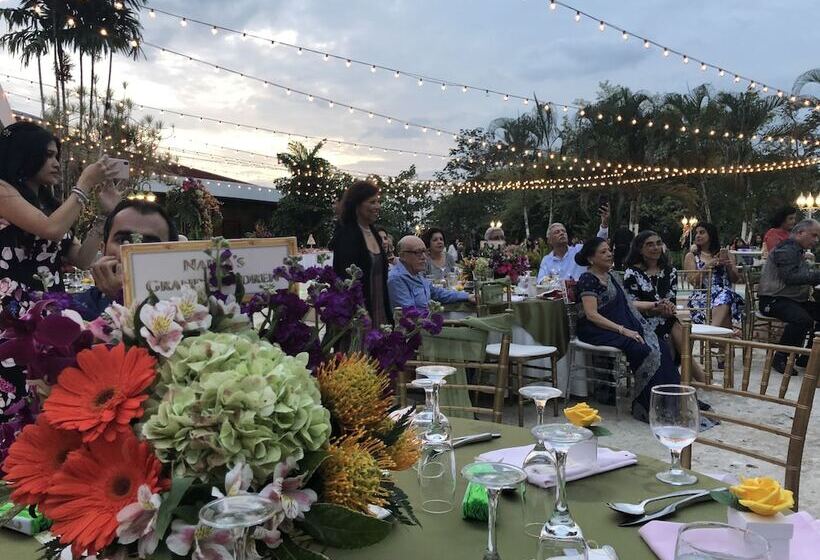 酒店 Summit Rainforest Golf Resort & All Inclusive