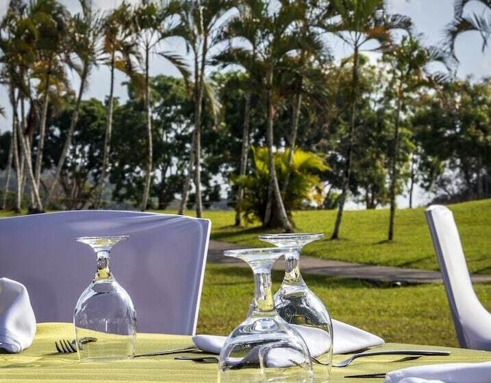 酒店 Summit Rainforest Golf Resort & All Inclusive