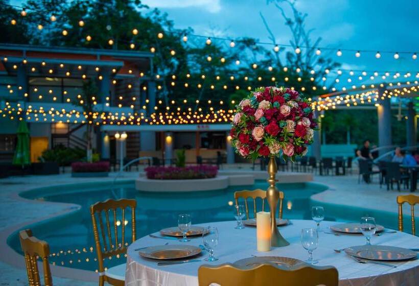 酒店 Summit Rainforest Golf Resort & All Inclusive