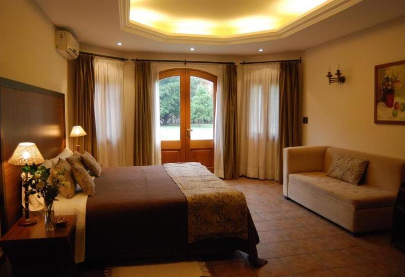 ホテル Suter Petit