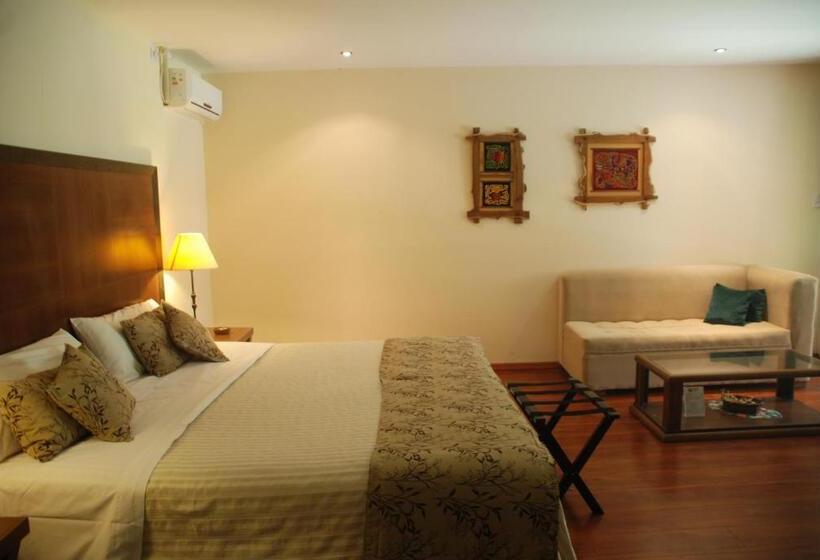 ホテル Suter Petit