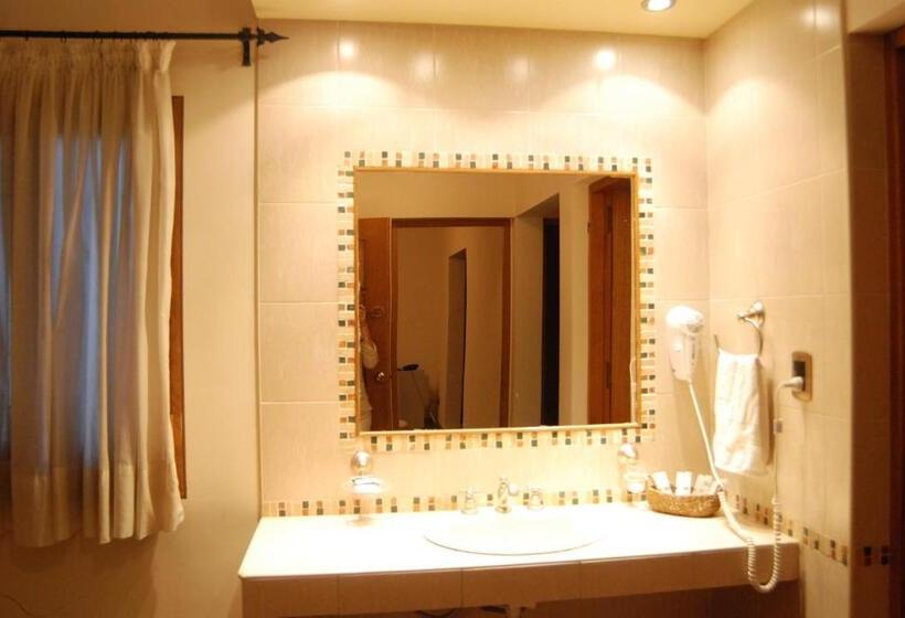 ホテル Suter Petit