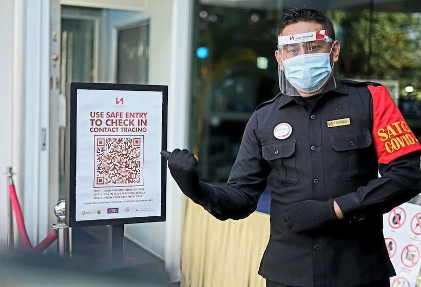 Отель Swissbel Mangga Besar