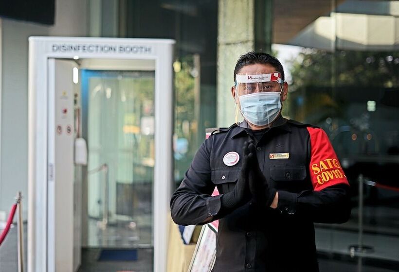 Отель Swissbel Mangga Besar