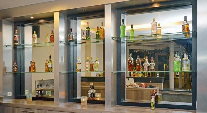 Отель The Axana