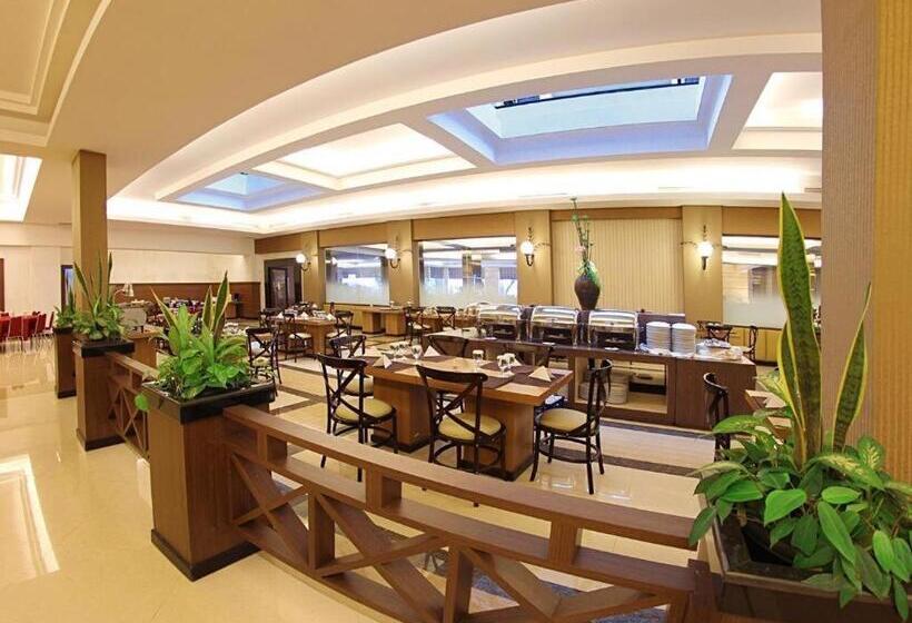 Отель The Axana