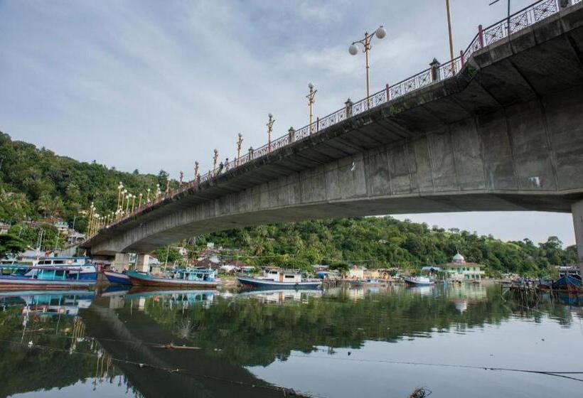 Отель The Axana