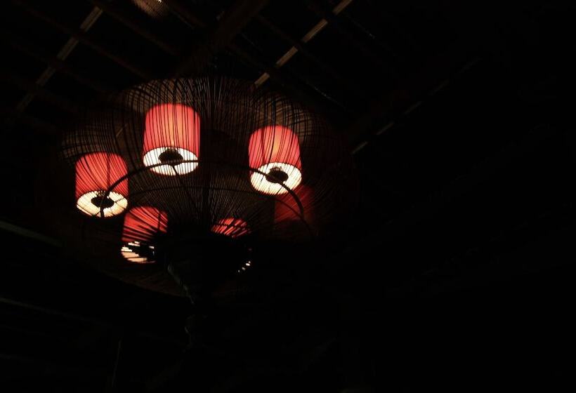 Отель The Houben Adult Only