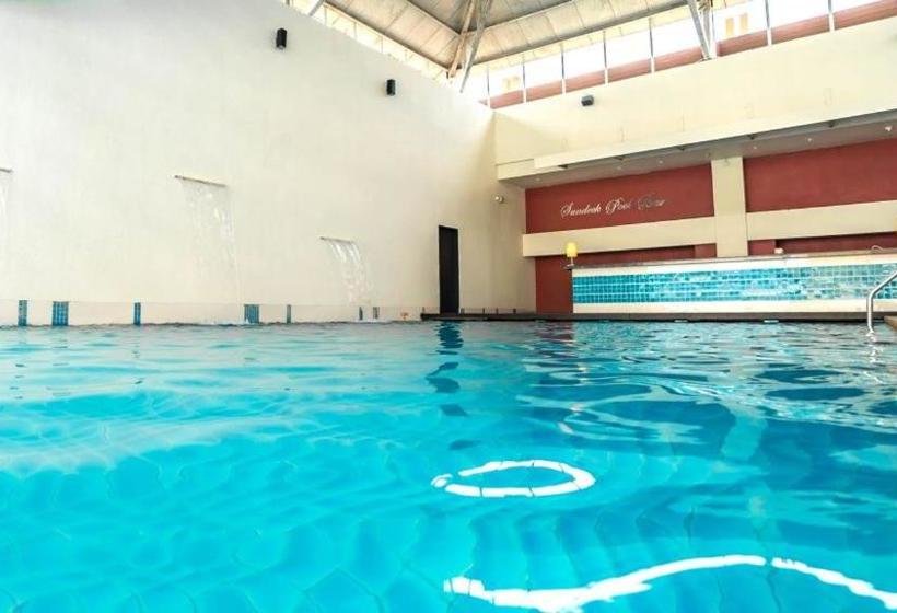 בית מלון כפרי The Klagan Regency