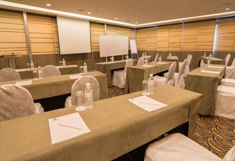 בית מלון כפרי The Klagan Regency