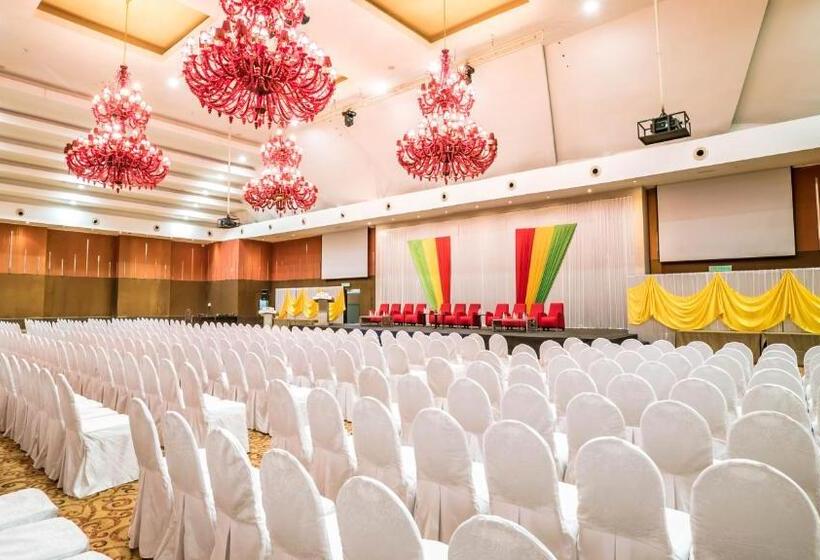 בית מלון כפרי The Klagan Regency