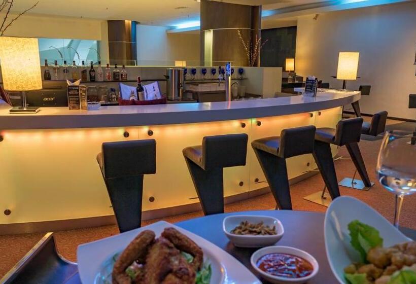 בית מלון כפרי The Klagan Regency