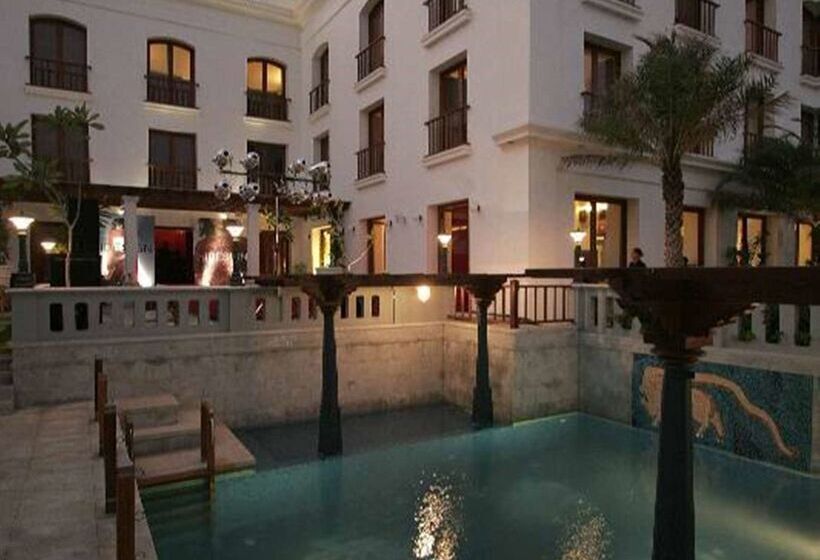 فندق The Promenade