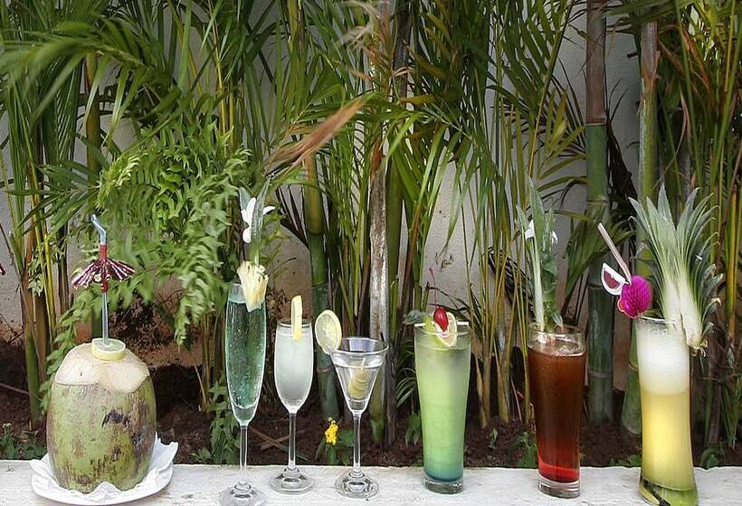 فندق The Promenade