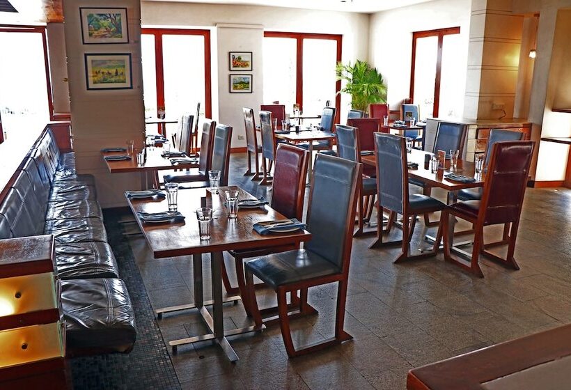 فندق The Promenade