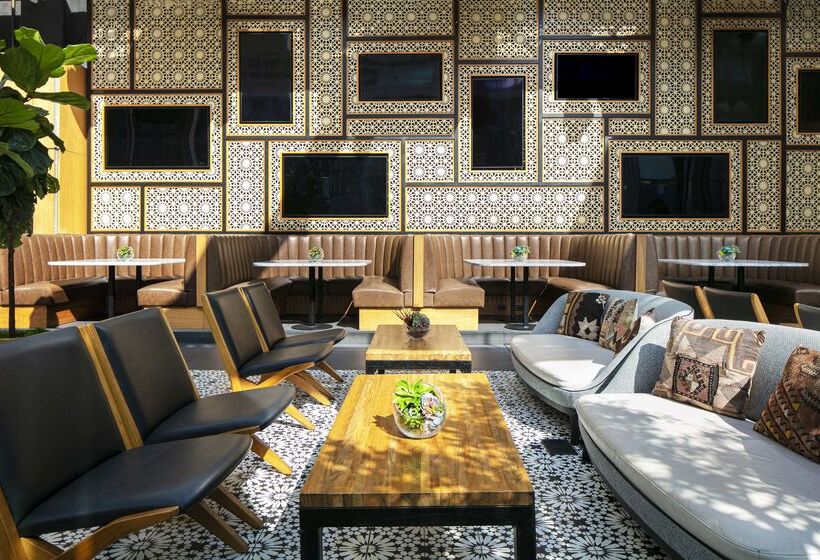 בית מלון כפרי Thewit Chicago, A Hilton