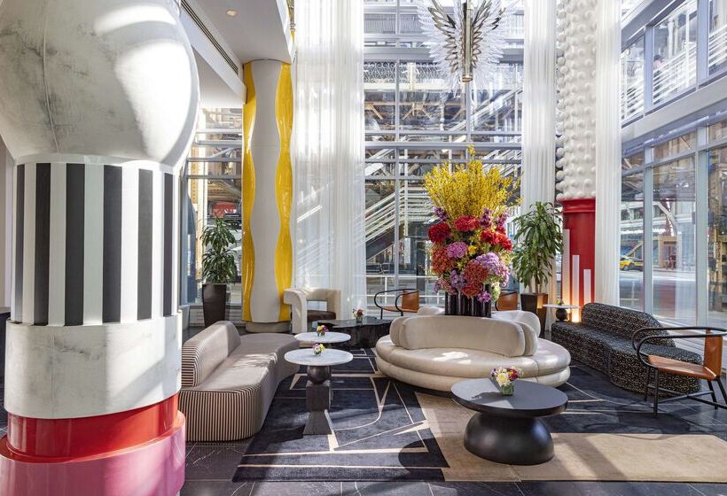 هتل Thewit Chicago, A Hilton