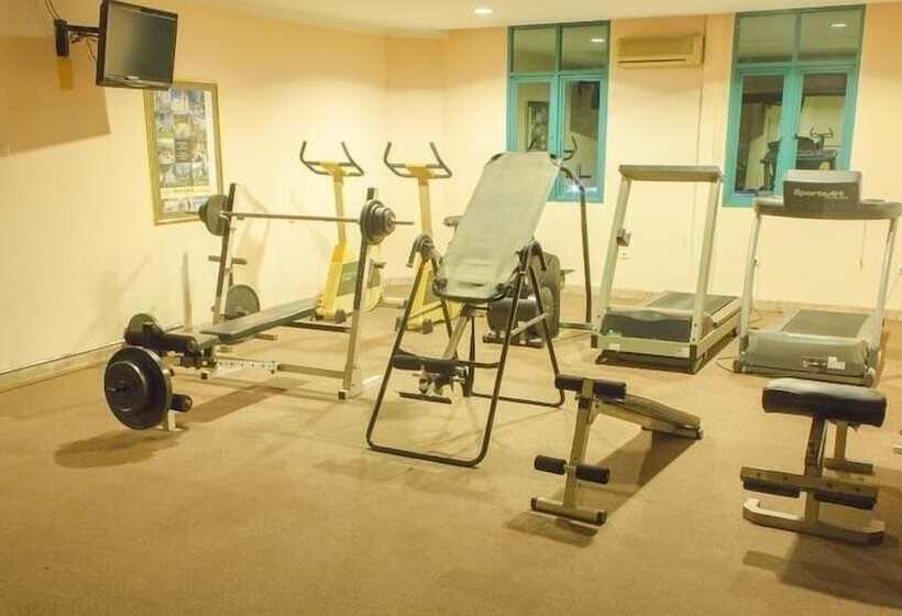 ホテル Travellers Suites Serviced Apartments