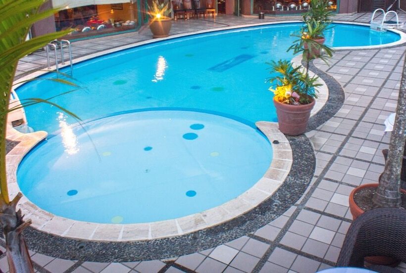 ホテル Travellers Suites Serviced Apartments