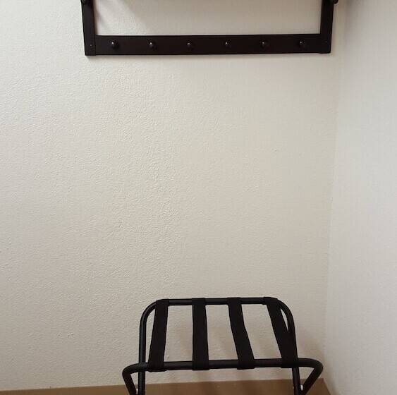 酒店 Tricove Inn & Suites