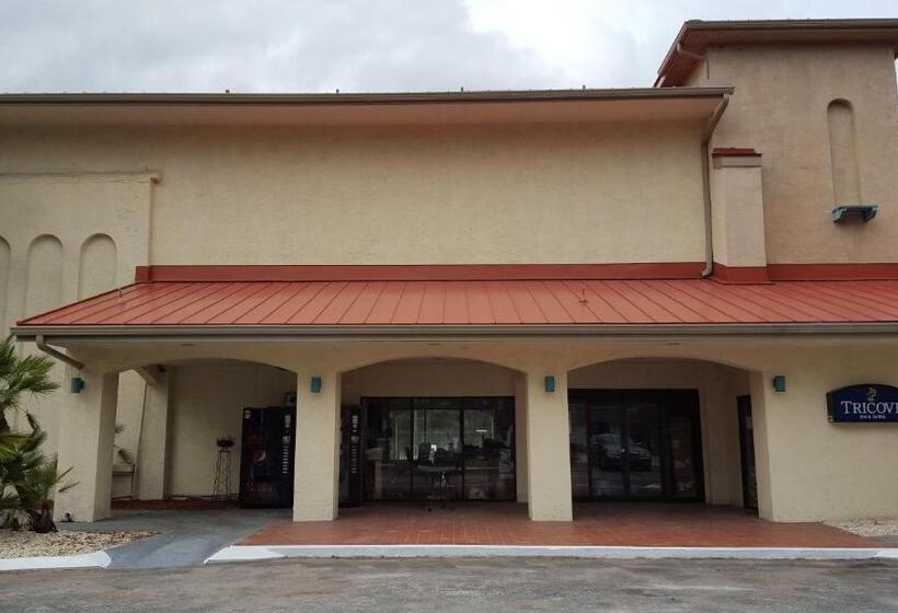 酒店 Tricove Inn & Suites