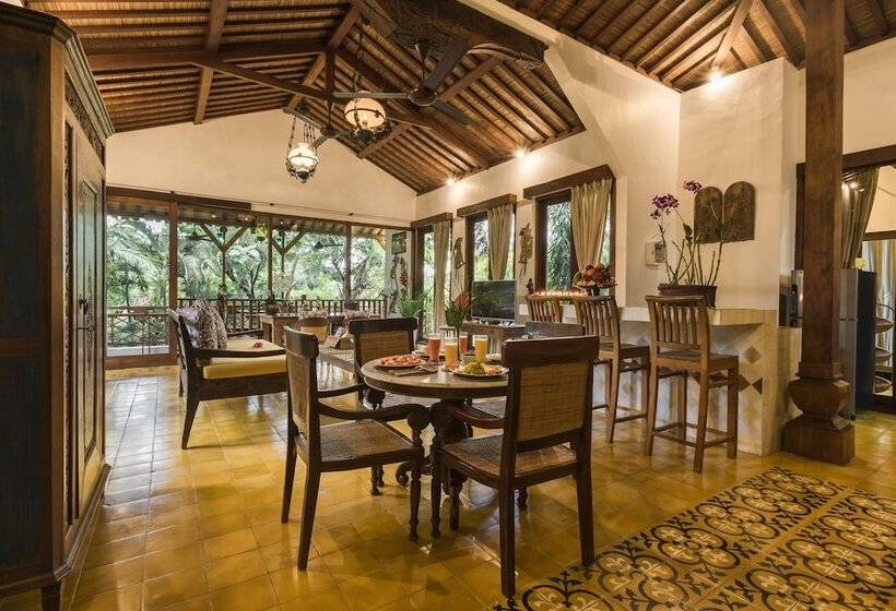 בית מלון כפרי Kampung Kecil