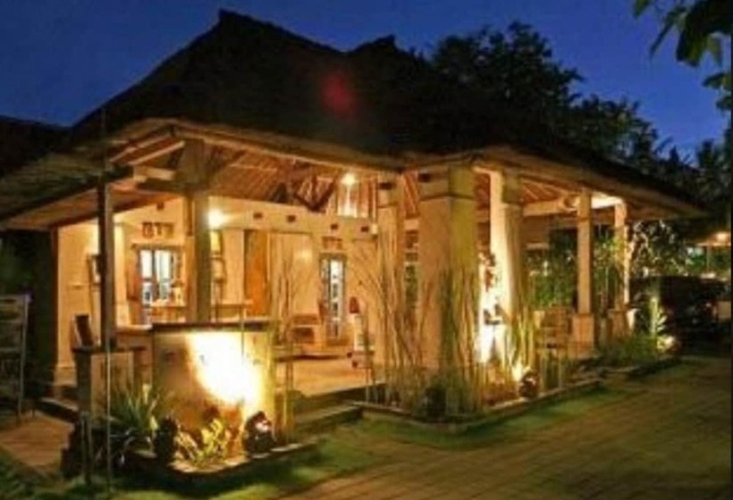 בית מלון כפרי Villa Puri Ayu