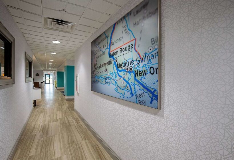 هتل Wingate By Wyndham Lafayette Airport