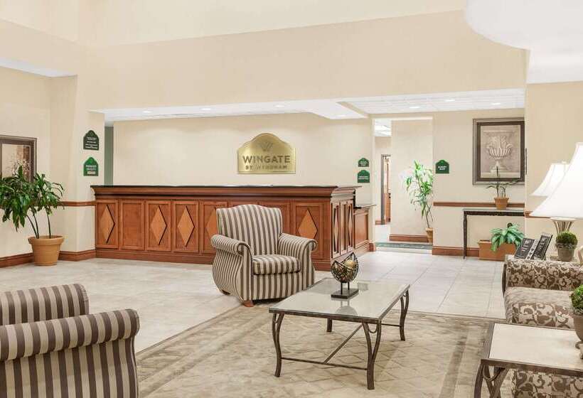 هتل Wingate By Wyndham Lafayette Airport