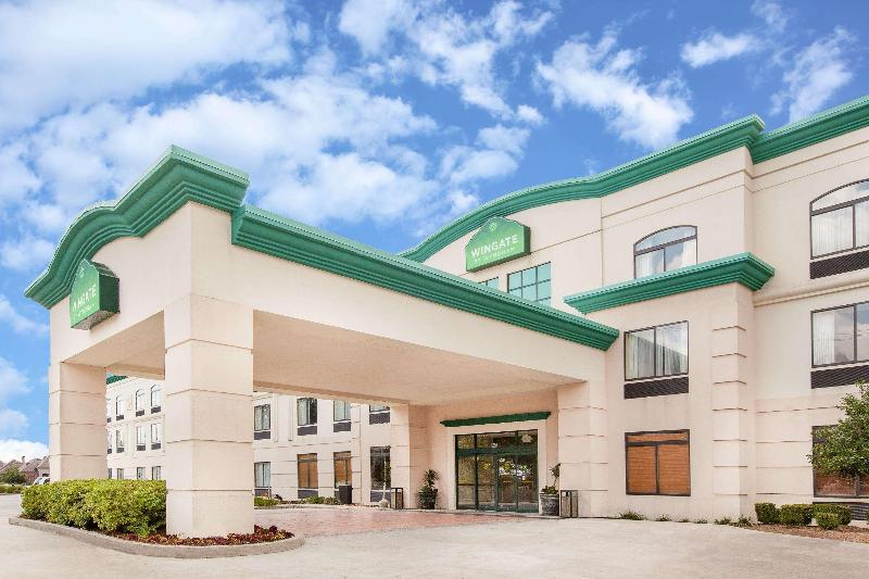 هتل Wingate By Wyndham Lafayette Airport