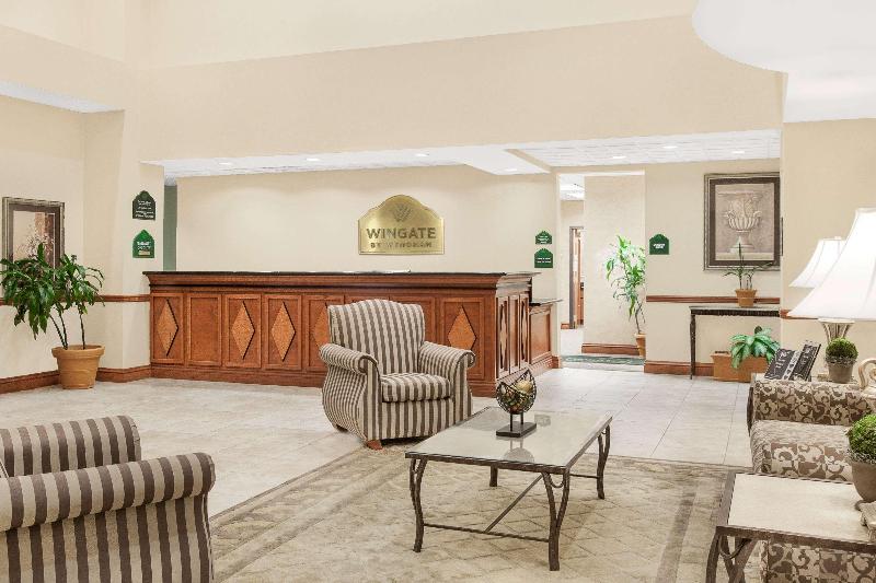هتل Wingate By Wyndham Lafayette Airport