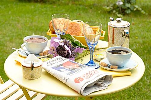 Maison d'Hotes Joliot Curie Bed & Breakfast