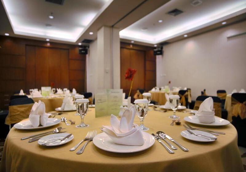 Royal Palm Hotel & Conference Center Cengkareng
