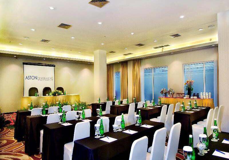 Royal Palm Hotel & Conference Center Cengkareng